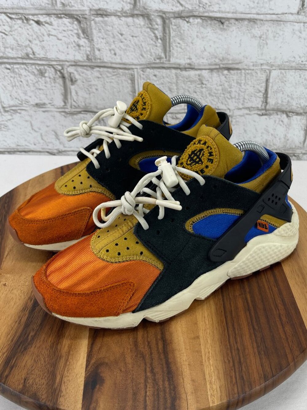 Nike Huarache ACG DO6681-700 Womens Sz. 10 Campfire Orange Sneakers Shoes